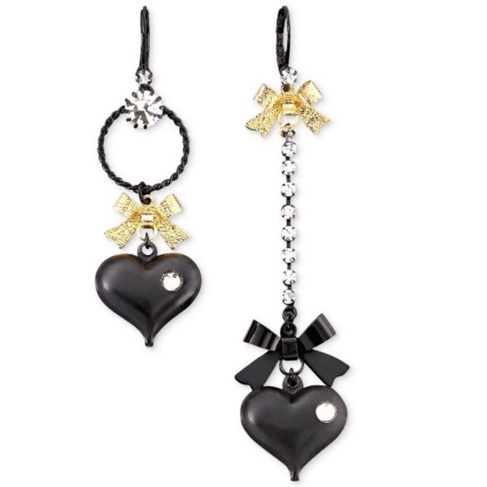 🖤 Betsey Johnson mismatched dangle heart earrings 🖤 - Picture 5 of 5